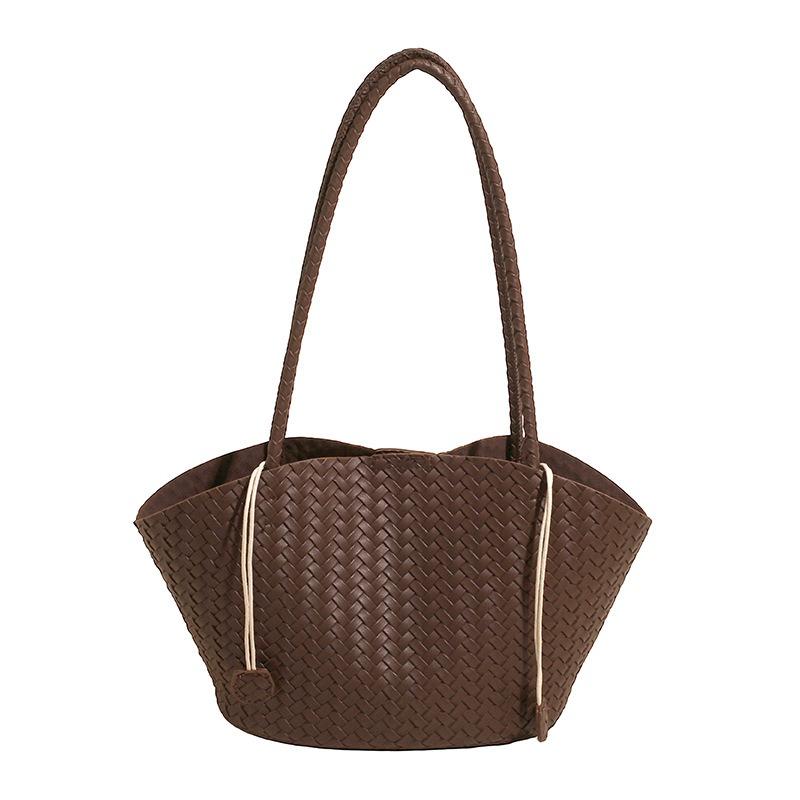 New woven bag single shoulder bucket bag women's high-end sense exquisite hand carry small bag versatile commuter underarm tote bag