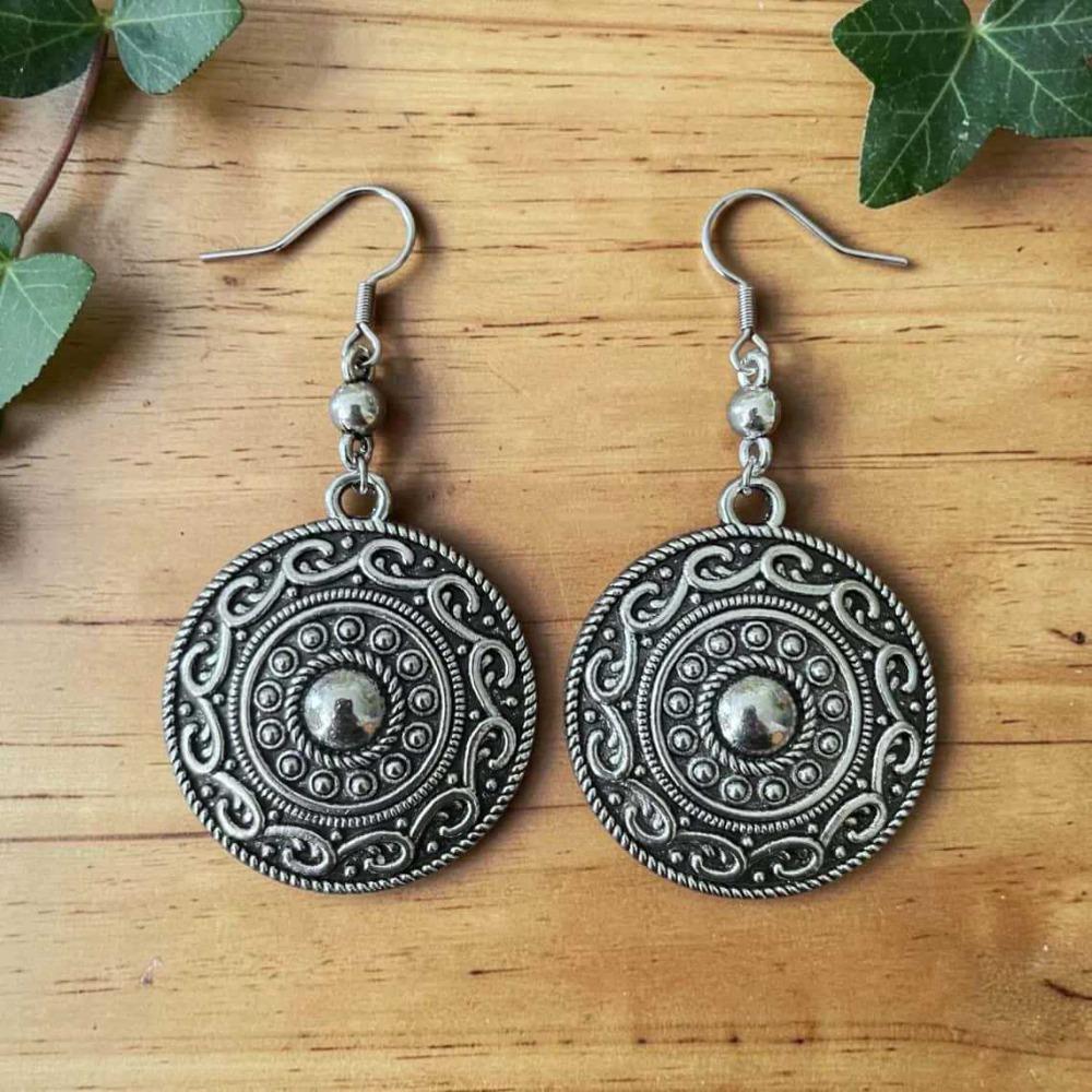 Vintage Ethnic Engraved Disc Shield Drop Earrings for Women Men Nordic Viking Tribal Warriors Dangle Earrings Aesthetic Jewelry