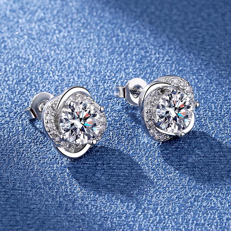 Hot-Selling Diamond Four-Leaf Clover Stud Earrings for Women - European and American Style