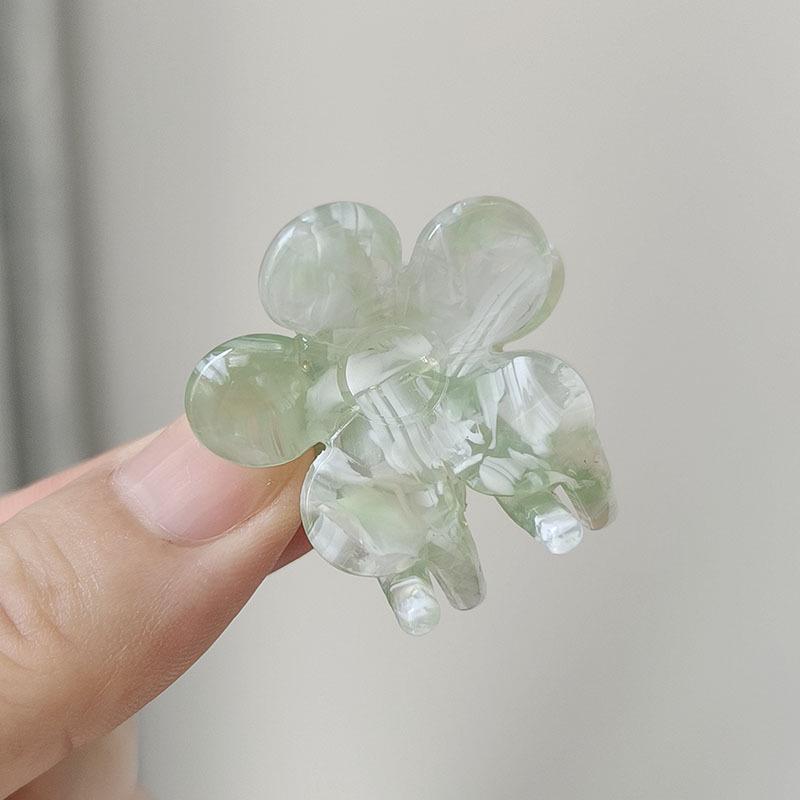 Heart-Shaped High-End Leopard Print Hair Claw Clip for Women - Small Acetate Temperament Ponytail Accessory