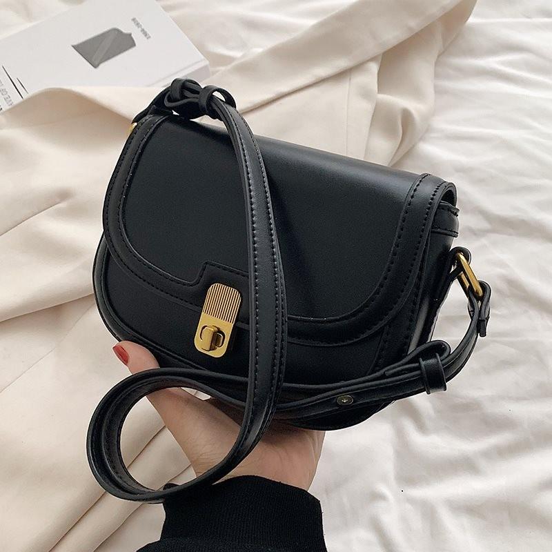 Trendy Black Crossbody Bag For Women With Elegant Design Ideal For Casual Outfits