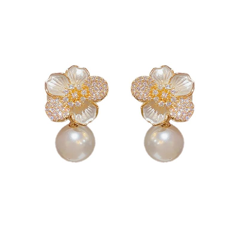 Light Luxury Pearl Stud Earrings Celebrity Temperament Flower Earrings Elegant High-end Earrings