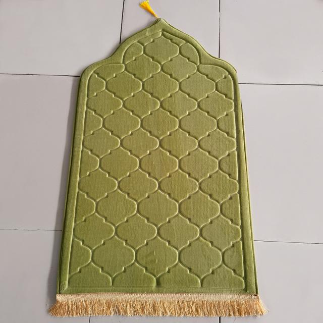 Thicken Flannel Soft Prayer Mat For Muslim Non -Slip Ramadan Worship Embossed Carpet Portable Prayer Floor Rug For Ramadan Gifts