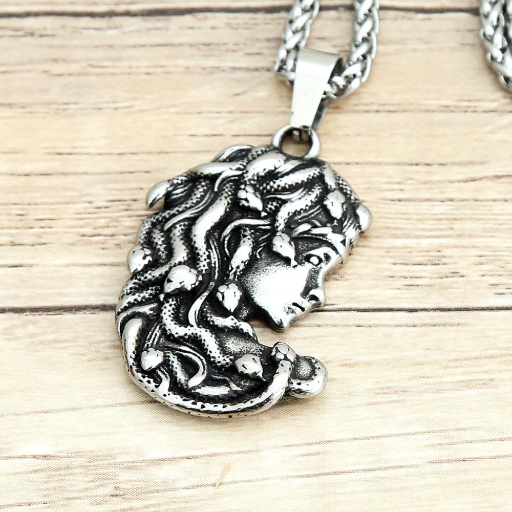 Stainless Steel Greek Mythical Snake Hair Medusa Necklace Vintage Titanium Steel Snake Demon Pendant Pendant Pendant