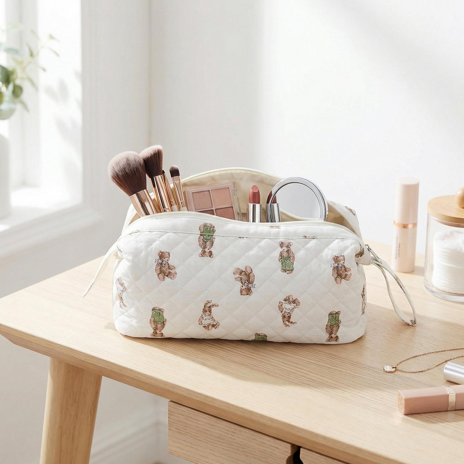 

Quilted Cute Travel Portable Carrying Case Casual Hair Tools Travel Bag for Women Girls Work Shopping Vacation Daily