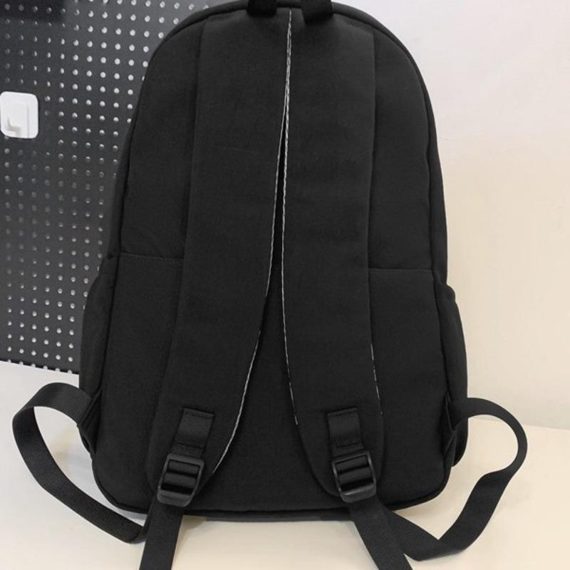 A Large-capacity Backpack for Junior High School Students and A Lightweight Backpack for Senior High School Students