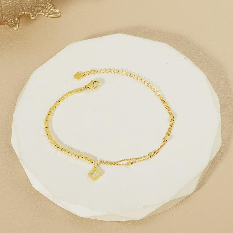 Stilvolles silbernes vierblättriges Kleeblatt-Armband: Leichter Luxus, Edelstahl, lichtecht, vielseitiges Design