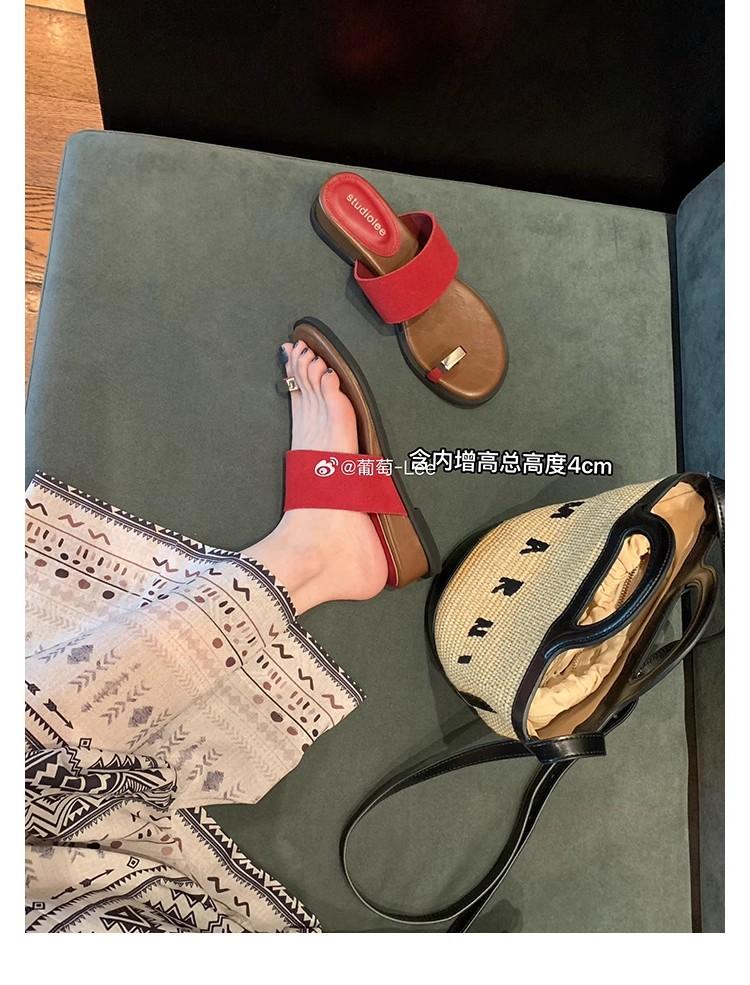 Grape Mother Has the Same Style, with a Height Increase of 4cm~ One-word Belt Outer Wear Cover Toe Herringbone Flat Bottom Toe Cool Slippers Fo