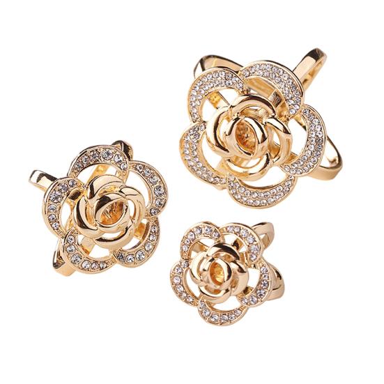 

3Pcs/Set Flower Scarf Ring Elegant Silk Scarf Rings Rhinestone Scarf Clip Rings for Women Neckerchiefs Shawls A