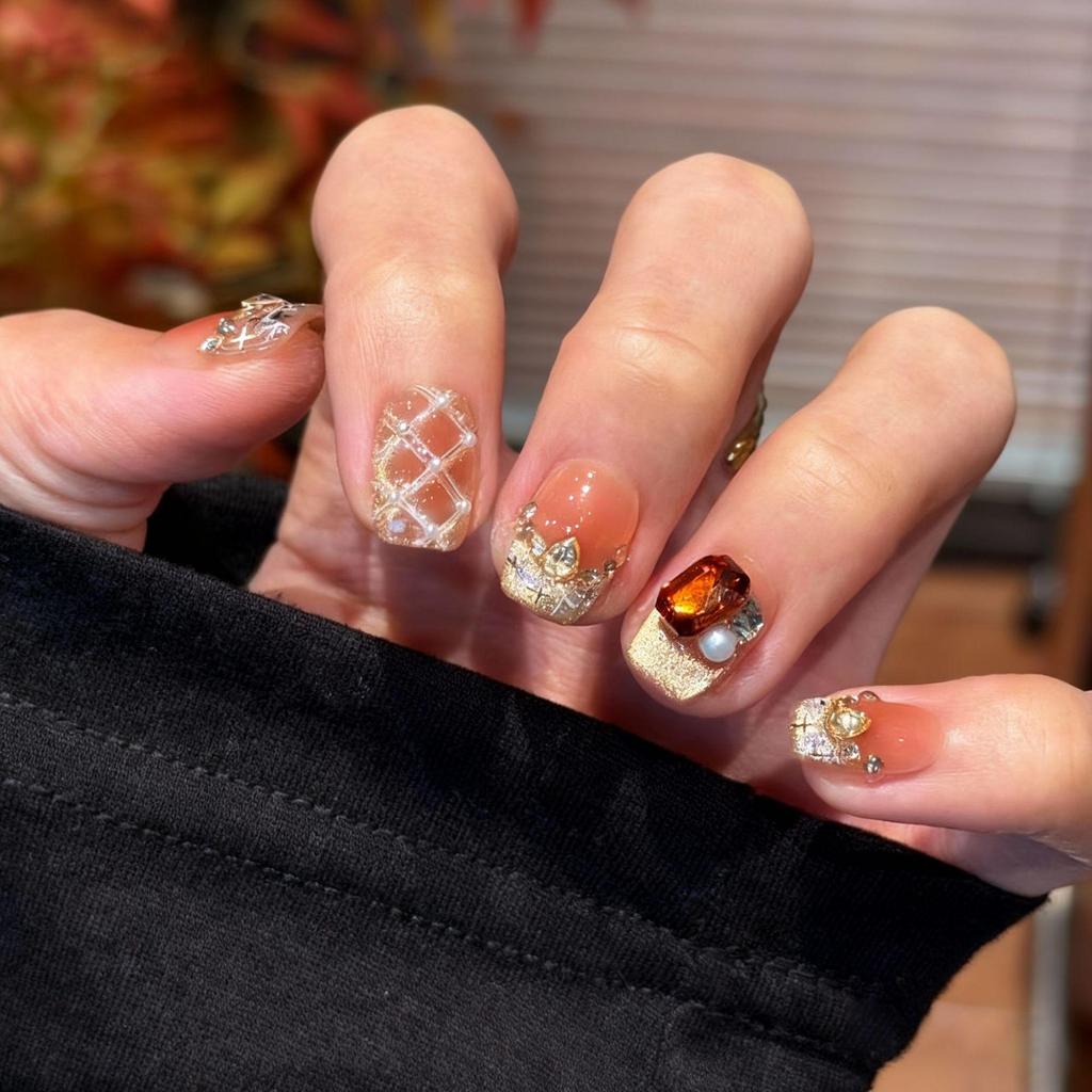 Xiaohongshu Handmade Red Floral Nail Art: Wearable, High-End Whitening Nail Tips Stickers