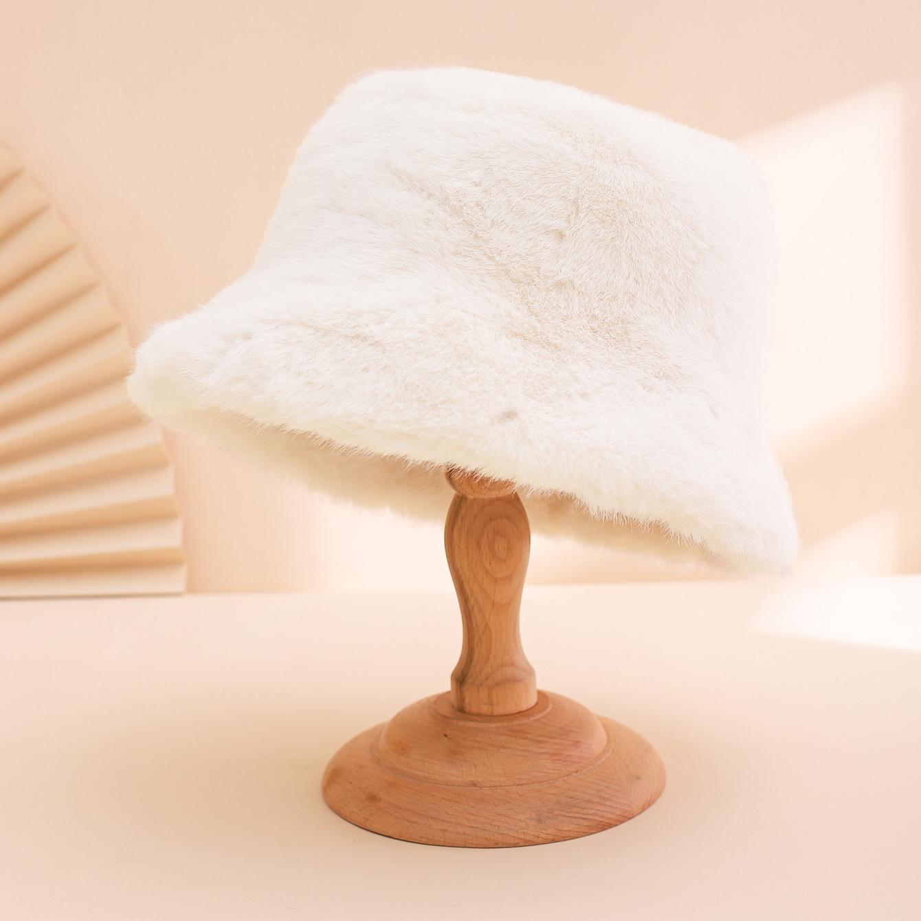 

Solid-colored plush fisherman hats for autumn and winter, soft and comfortable flat-topped hats, warm and windproof basin hats One Size