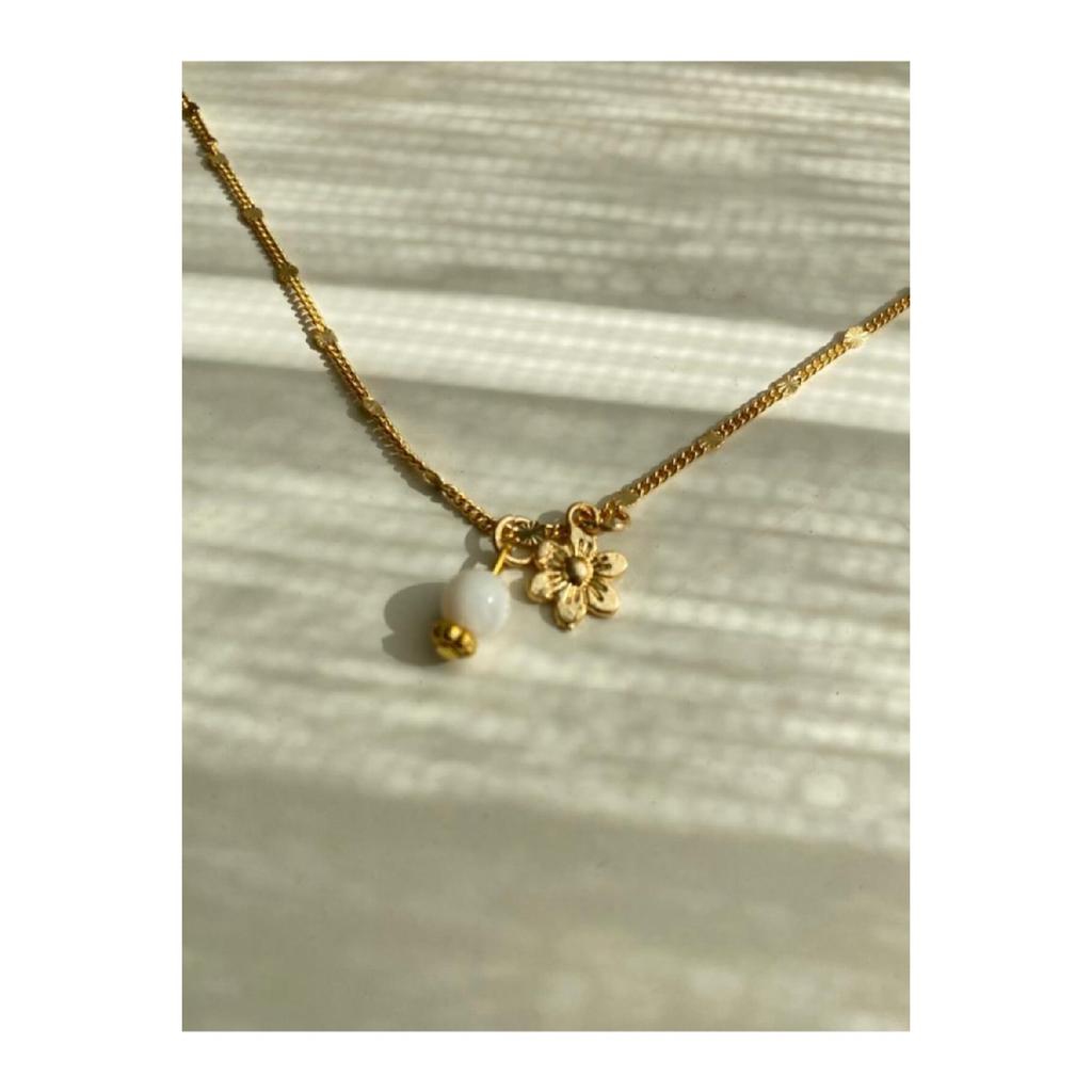 Frau Naturstein Daisy Age