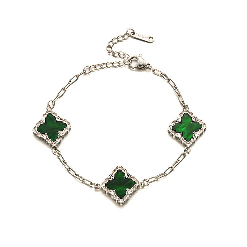 Four-leaf Clover Women's Necklace Bracelet Earrings and Ring Set – A Luxurious and Sophisticated Jewelry Set