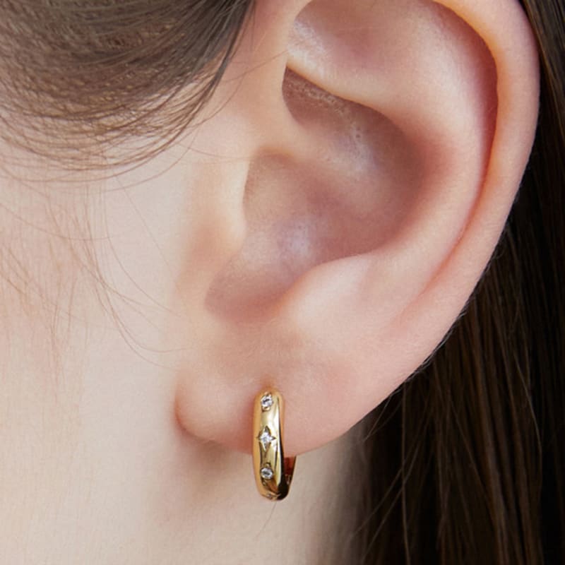 

by hyeres Star stone one touch earrings (Gold) BH7E40712YBXXX single type