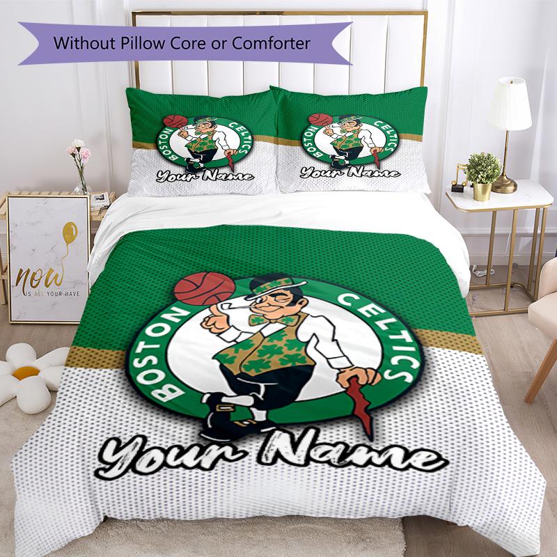 3-teiliges personalisiertes Boston Celtics Bettwäsche-Set mit individuellem Namen. Verschluss der Bettdecke. Enthält 1 Bettbezug & 2 Kissenbezüge. Weich und bequem für alle Jahreszeiten.