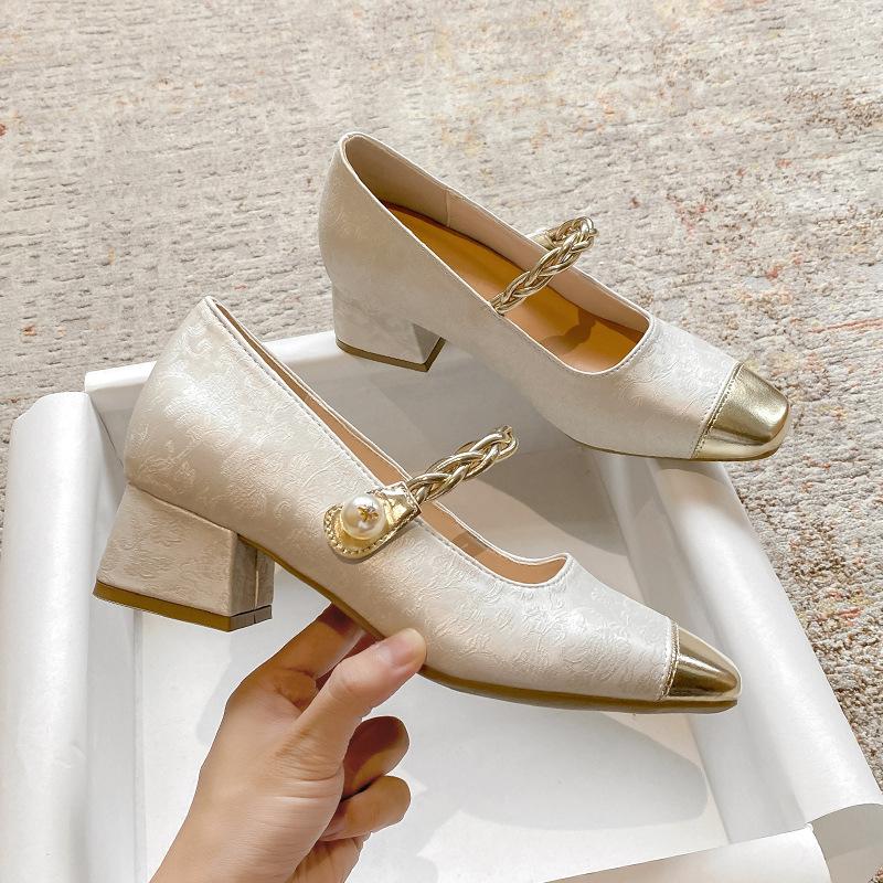 

Туфли Мэри Джейн с увеличением внутренней высоты 7 см, весенне-осенние шелковые одинарные туфли с ципао, маленькие туфли на среднем каблуке 33 33