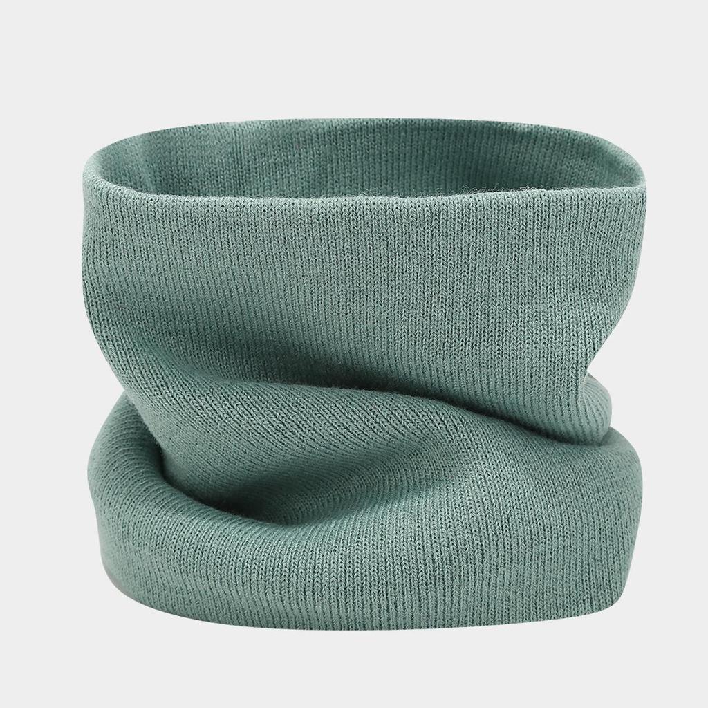 Trendy Oversized Hat, Scarf, and Gloves Set: Winter Outdoor Warmth with Face-Slimming Design