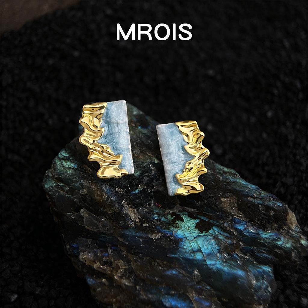 

Серьги-пусеты Синее море из 18-каратного золота с градиентной эмалью в виде волны - Легкая роскошь