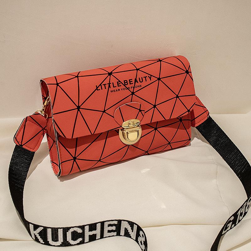 Guangzhou small bag summer and autumn new women's oblique span shoulder printing personalized rhombus triangular small square bag tide