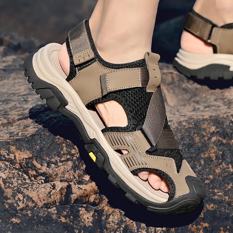 Herren Trendy Leder Geschlossene Zehenpartie Outdoor Sandalen: 2024 Sommer Atmungsaktive Strandschuhe