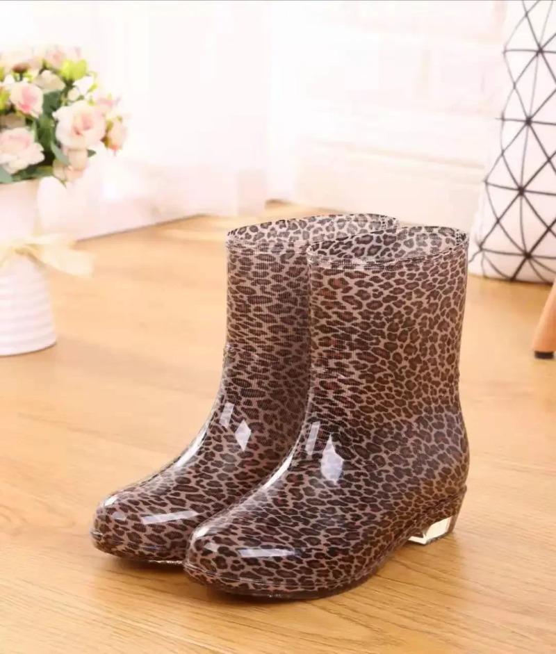 Fashion Print Rain Boots Women Waterproof Work Shoes for Girls Non Slip Anti Skip PVC Water Shoes Rainboots Mid-Calf Botas 2024