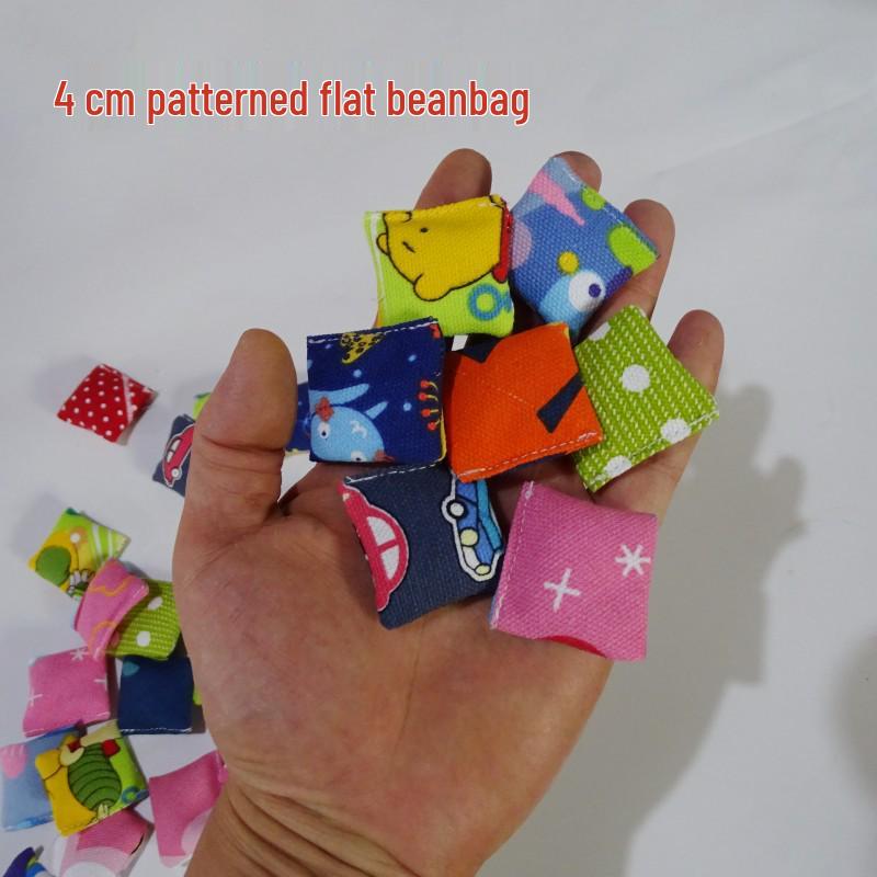 

Детская игрушка-треугольник с ручкой для захвата, мешочек с песком для игр в ловлю и бросание