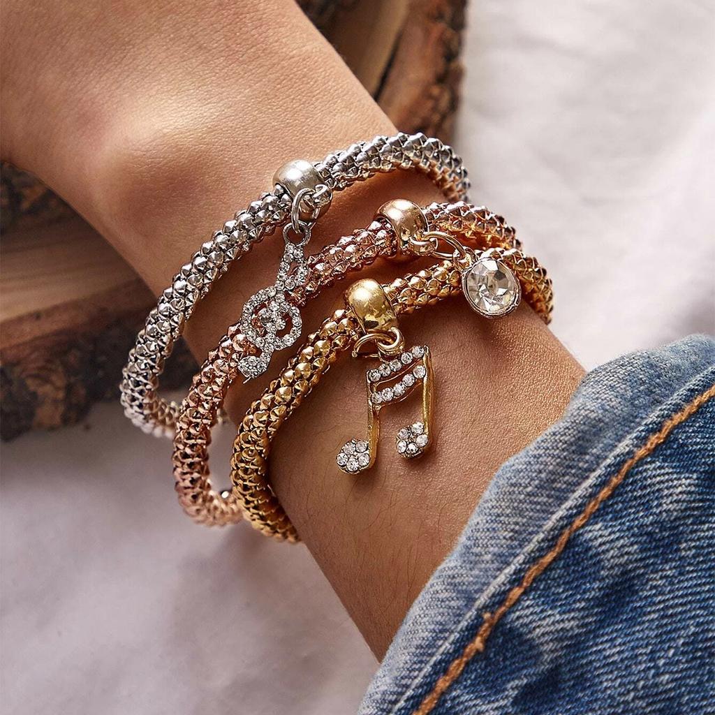 3-Color Women's Fashion Elastic Corn Chain Heart Pendant Bracelet Set, Suitable for Date, Travel, Party, Festival Dress Gifts