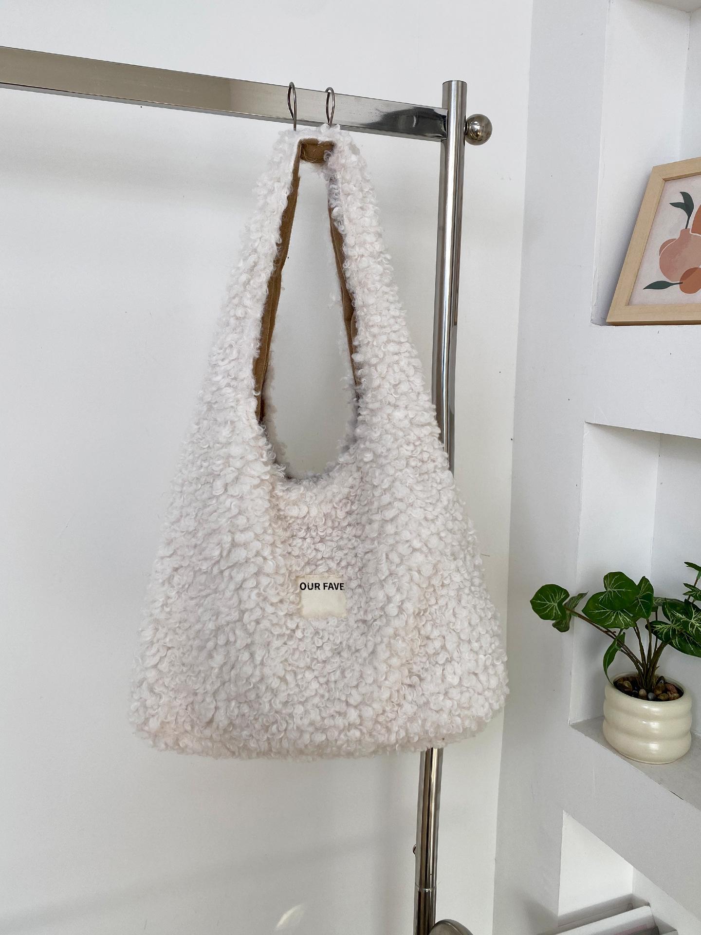 

Simple Solid Color Faux Lamb Wool Women s Shoulder Bags Fall Winter Versatile Female Handbags Large Capacity Ladies Tote Bag білий
