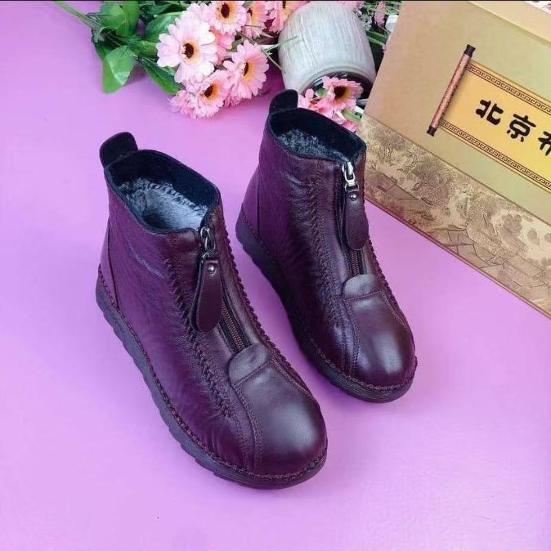 Huge comfortable middle-aged and old mother cotton shoes women's new winter snow boots piled thickened warm and non-slip flat-soled short boots