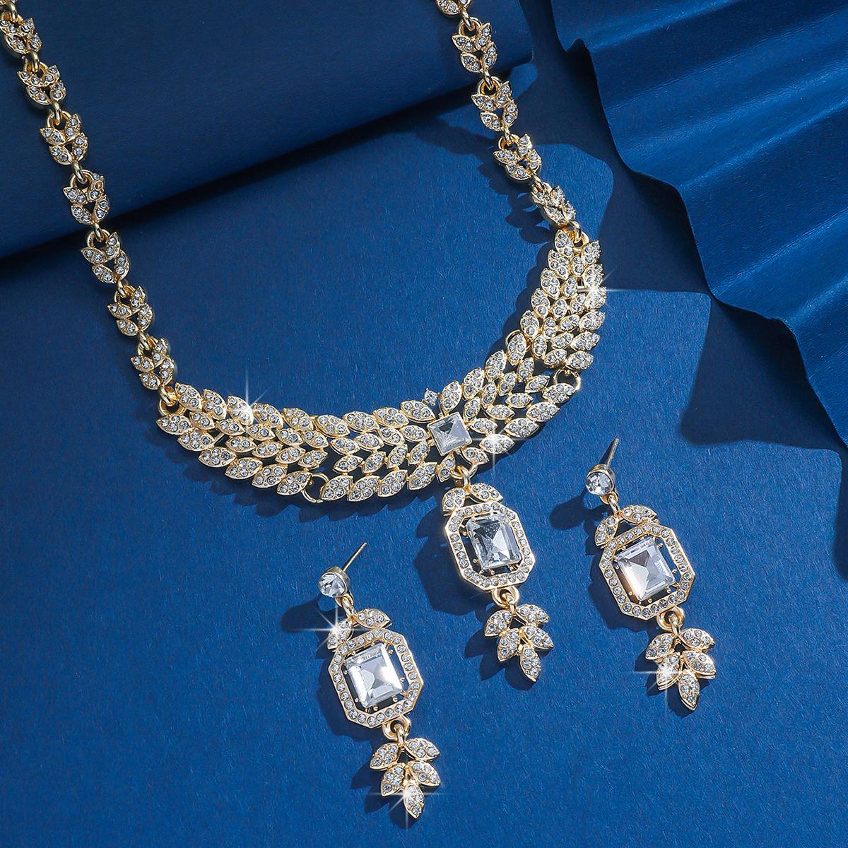 

Набор из 3 предметов: женское модное геометрическое квадратное ожерелье с листьями, серьги с цирконами, подходит для свадебных и праздничных подарков