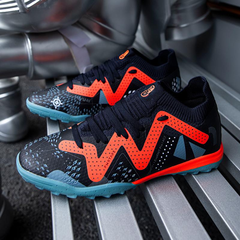 Male and Female Games, Young Students, Older Children's Sports, Foreign Trade Broken Long DingTalk Large Size New Football Shoes Training