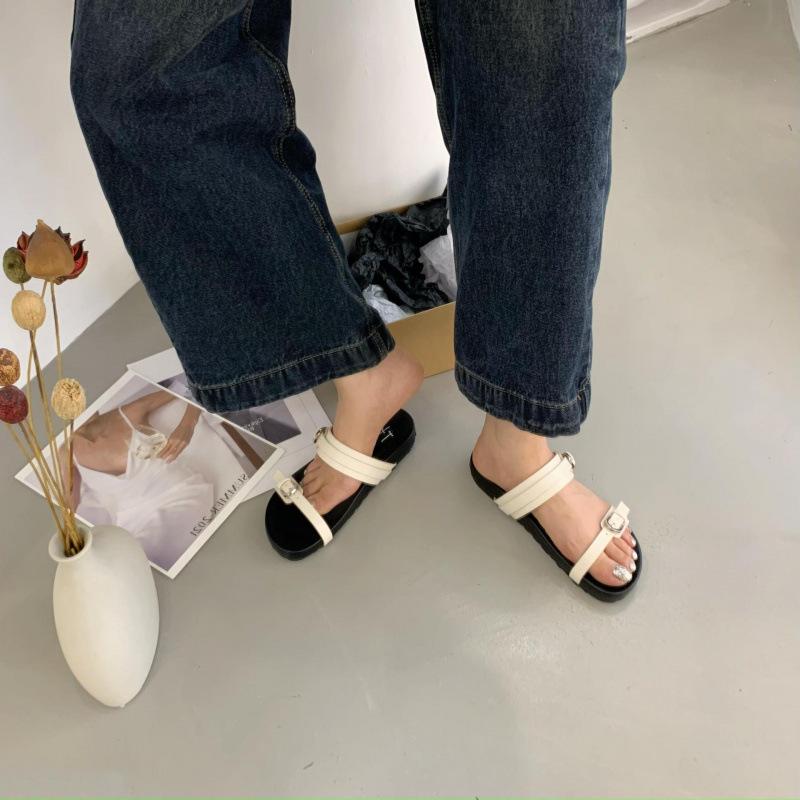 2025 summer flat bottom non-slip word with open-toe buckle breathable round head fashion thick-soled beach sandals women's shoes