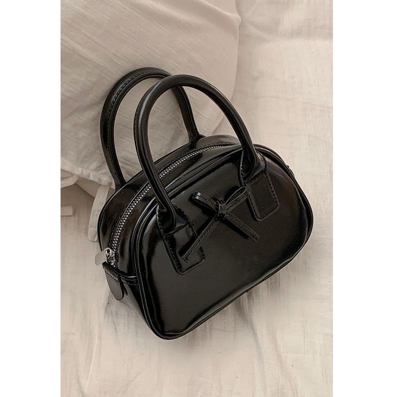 

South korea Portable Bow Red Bag Women 2024 New Trendy Fashion Bowling Bag All-Matching Shoulder New Year Bag Black