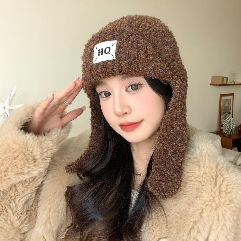 Automne et Hiver Mode Décontracté Chapeau Tricoté en Velours Corail Chapeau Japonais Polyvalent Chaud pour Femmes Extérieur Coupe-Vent Protection des Oreilles Chapeau de Tête