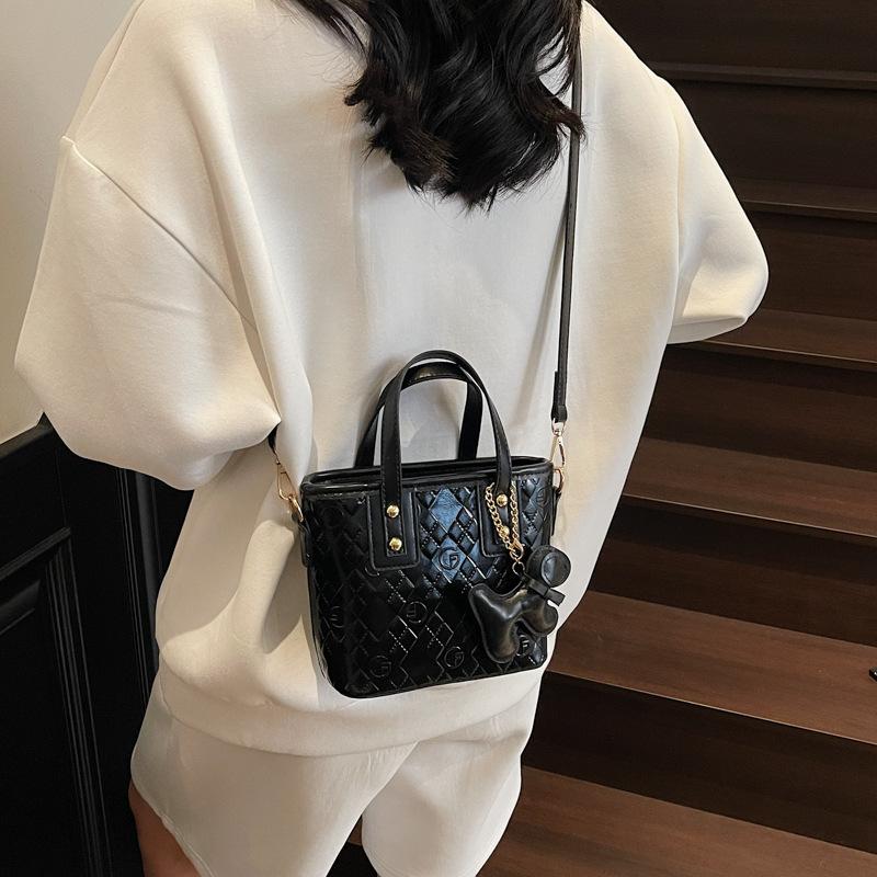 New Handbag Women's Shoulder Messenger Bag