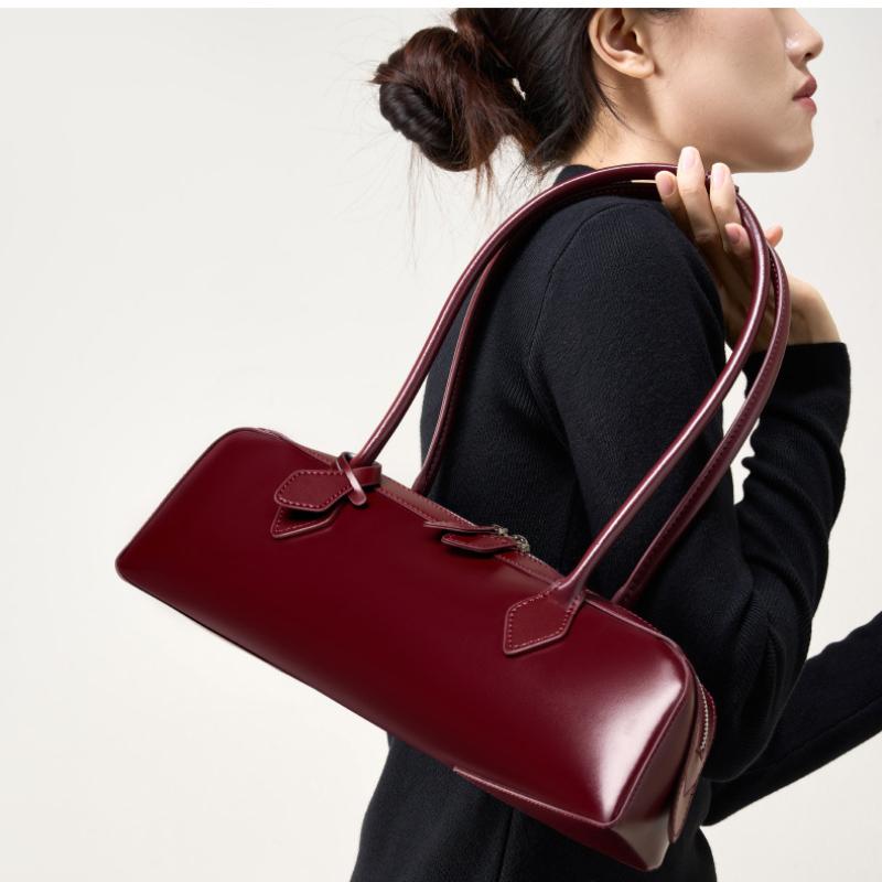 Niche Design Single Shoulder Large Capacity Cowhide Underarm Bag Long Red Baguette Bag Women