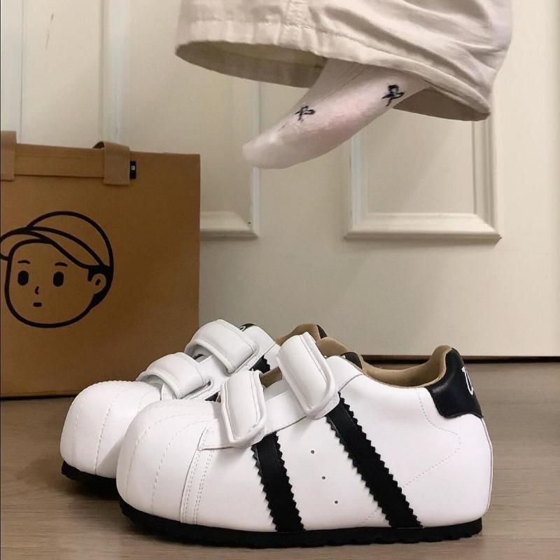 

Кеды на липучках — это новая универсальная обувь на платформе в стиле кэжуал для женщин. 40 белый