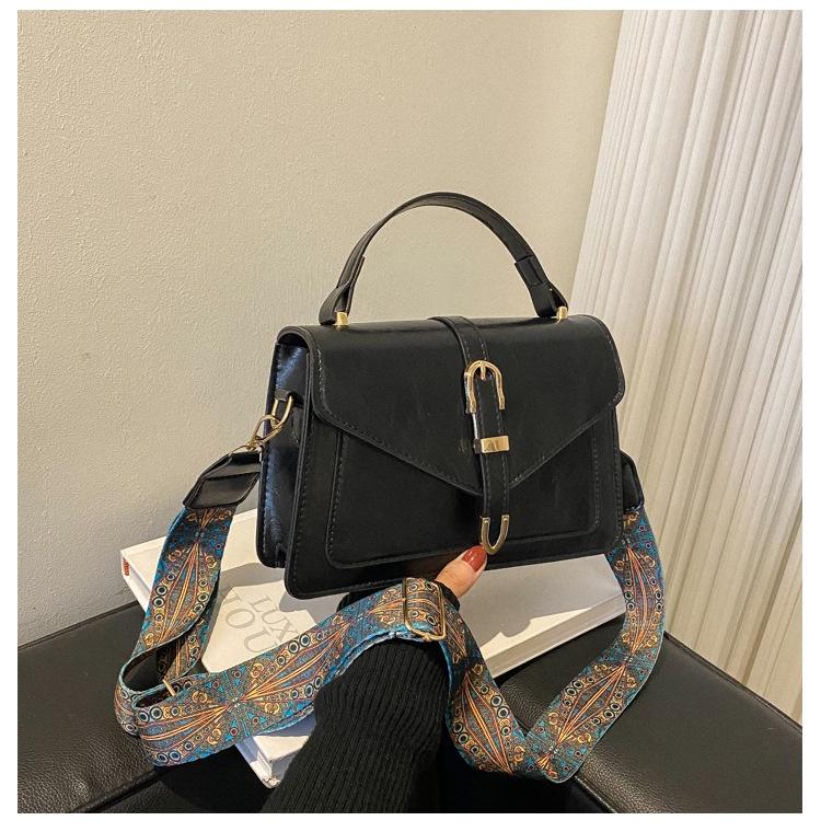 Stylish Women's Shoulder Bag With Retro Pu Material Trendy Small Square Bag For Spring 2023