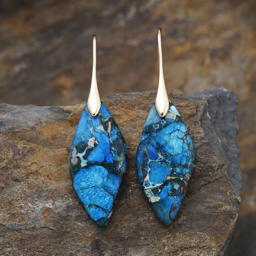 New hot-selling European and American bohemian natural stone leaf pendant earrings retro jewelry
