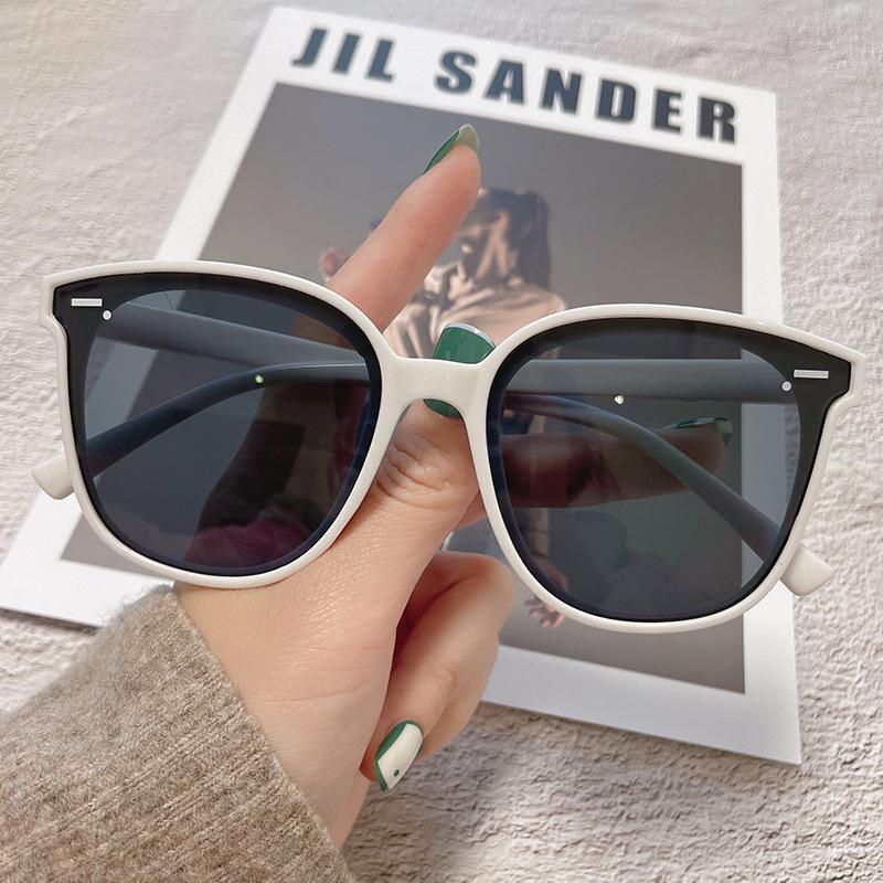 

Small Oval Shades Sunglasses Man Fashion Square Sun Glasses Male Vintage Glasses Woman Summer UV Protection UV400 Oculos De Sol As shown