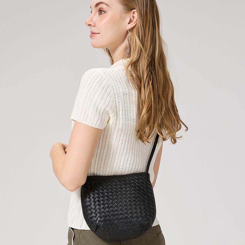 High-end Hand-woven Bag for Sophisticated Ladies  Crossbody Bag for Mobile Phones