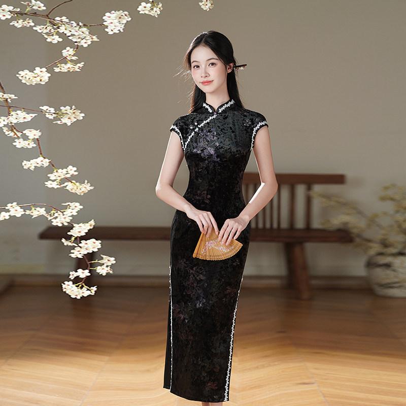 Siyah kadife kolsuz ulusal tarz yeni Çin Suzhou uzun sonbahar cheongsam geliştirilmiş genç kadın yüksek kaliteli elbise