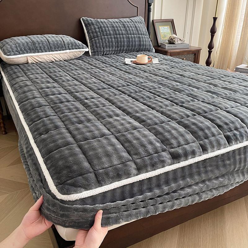 2026 Milk Velvet Cotton Quilted Bed Sheet Thickened Bed Cover Winter Plush Mattress Coral Velvet Protective Cover