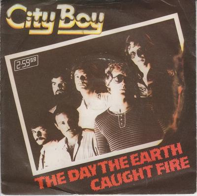 Płyta 7-calowa CITY BOY - The Day The Earth Caught Fire 6059238 Vertigo 1979 UK Rock Używana