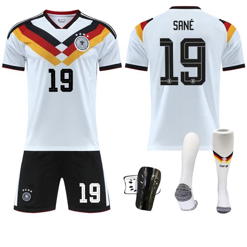 2627 Coupe du Monde Allemagne Domicile N°. 10 Musiara Jersey 7 Hafertz 8 Kross Costume Uniforme de Football Hommes