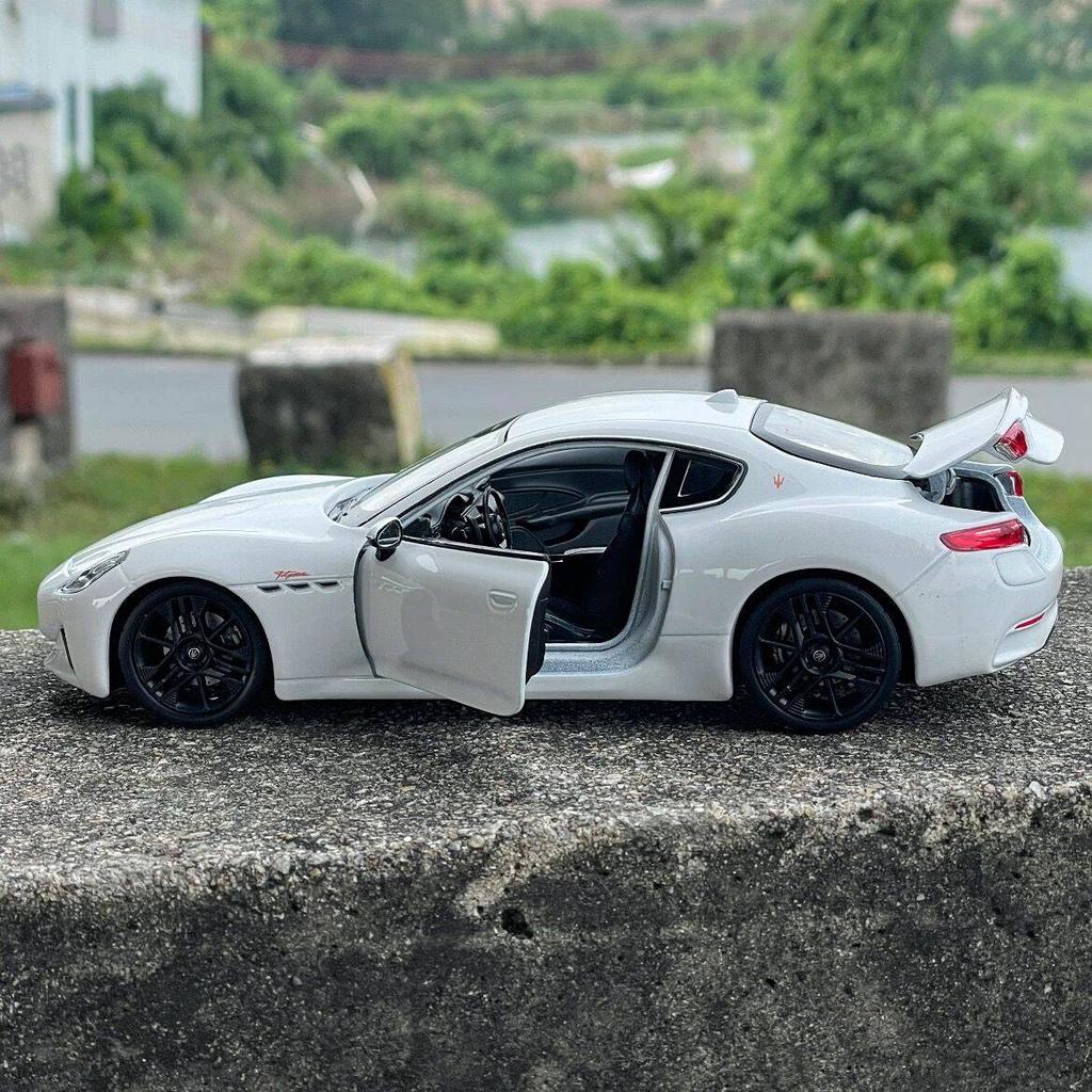 Welly 1/24 2023 Maserati Granturismo Folgore Coupe Deportivo de Aleación Modelo de Coche de Carreras de Metal Fundido Vehículos Modelo Juguete Regalo para Niños