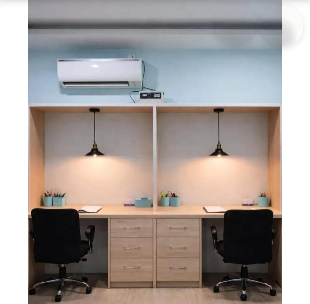 Luxury Industrial Black Pendant Light Minimal Hanging Lamp for Desk Study Table Office Modern Café Ceiling Light Fixture Interiors Decor