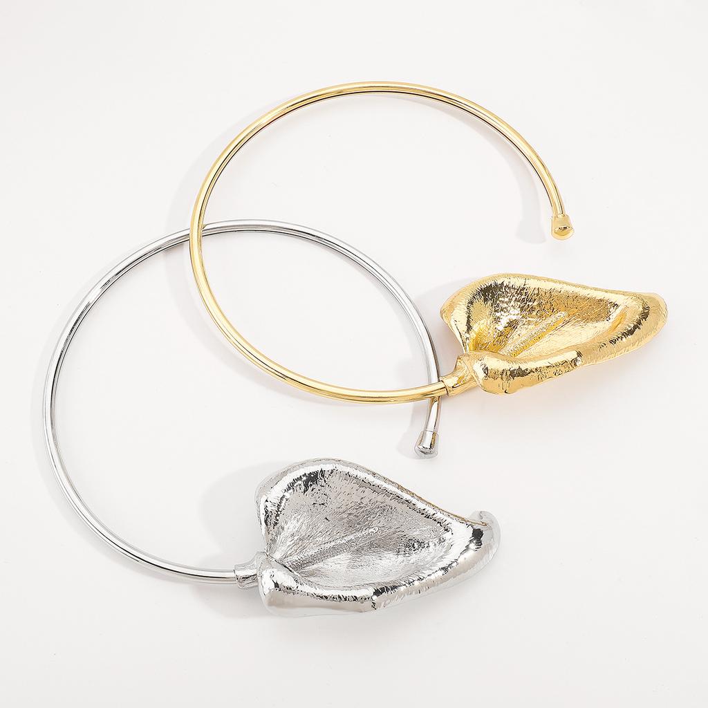 Tooxika Exaggerated Poplar Leaves Three-dimensional Metal Wind Collar Light Luxury Retro Niche High-level Sense Of Necklace Female