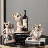 Decorarea casei Figurine cu animale Suporturi pentru vin Artizanat din rasina Statuie Bulldog Suport pentru sticla de vin Masa de birou Raft cu sampanie Decor camera