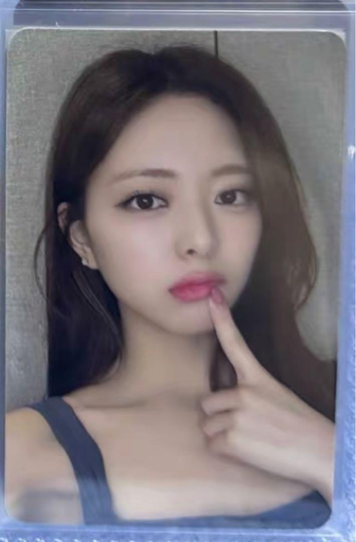 

[USED] itzy GOLD Starriver Chinese ver.A Bonus Trading Card Yuna